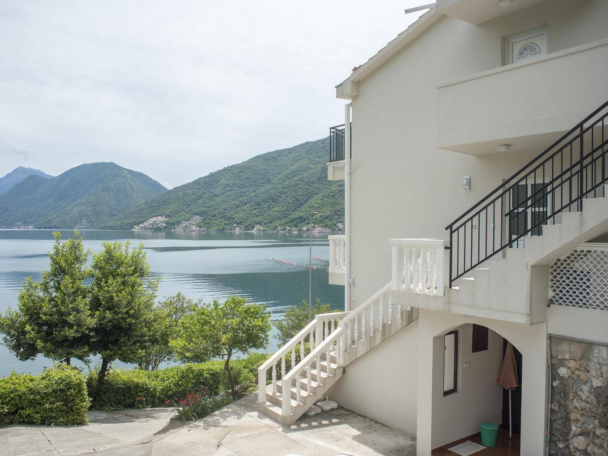 Apartments Villa Radonic Donji Morinj Eksteriør billede